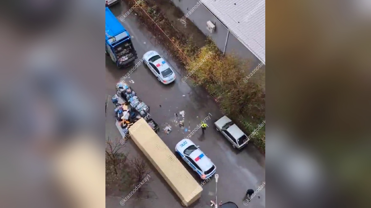 Мусоровоз насмерть задавил 89-летнюю женщину на улице Мусоргского в Краснодаре