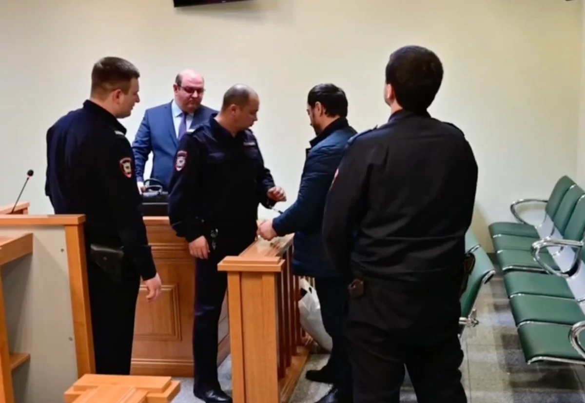 На Кубани бывшего следователя СК осудили за взятку в 1 млн рублей