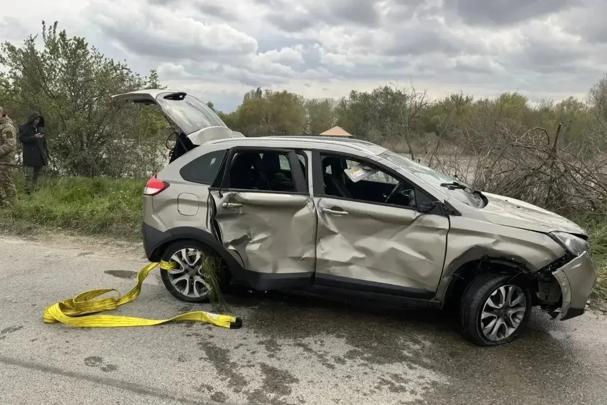На Кубани легковушка вылетела с дороги в реку, погибли двое пассажиров