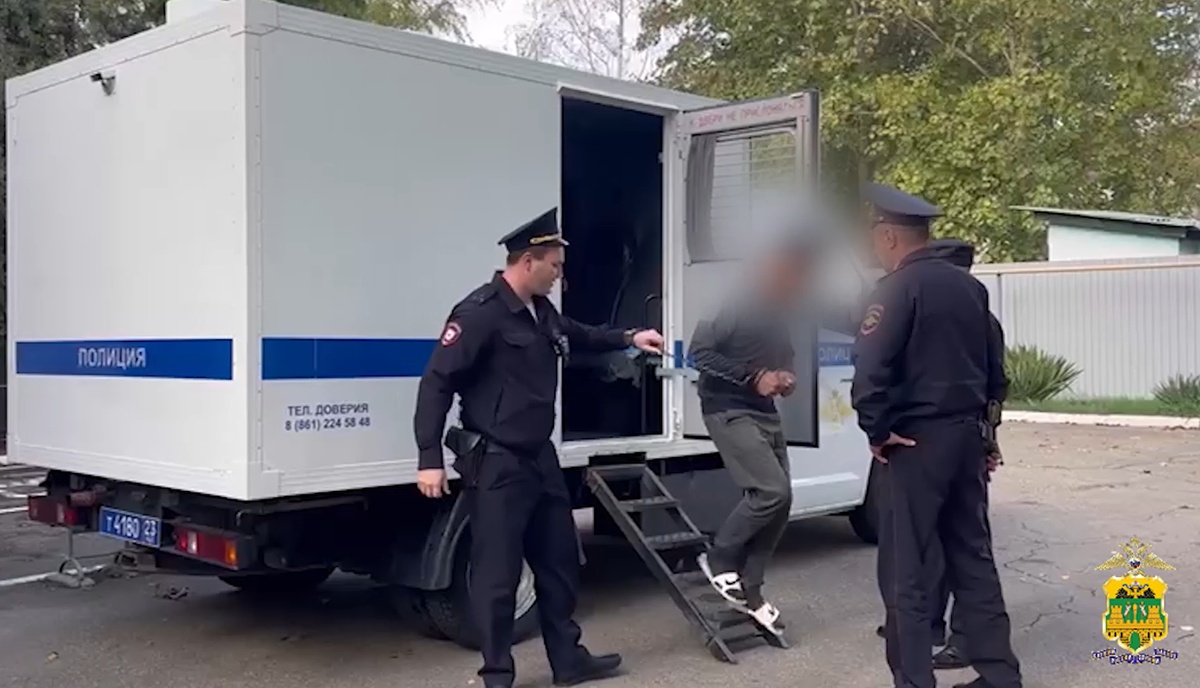 На Кубани мужчина пробрался ночью в чужой дом и напал с ножом на пенсионерку