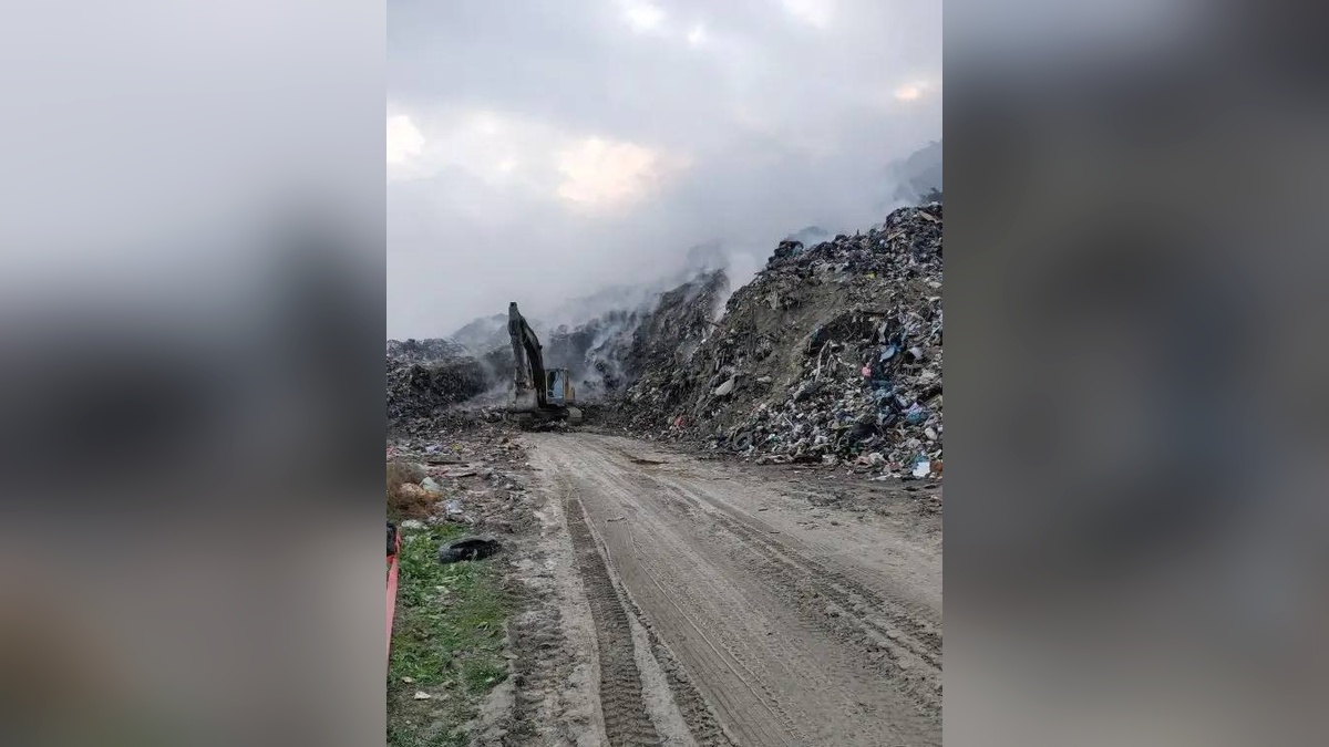На тлеющем мусорном полигоне в Новороссийске отсыпали 3,2 тыс. кубометров земли