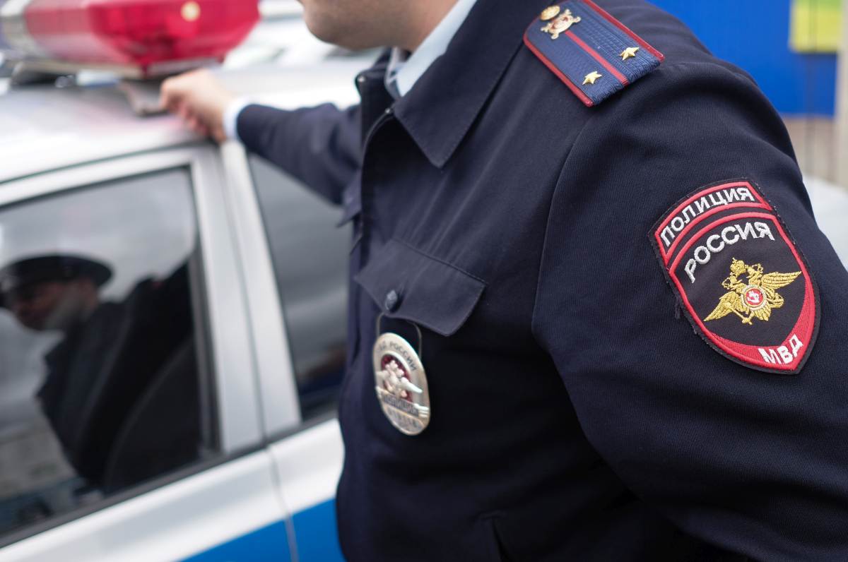 Неизвестный напал на 17-летнюю девушку во дворе дома в Краснодаре