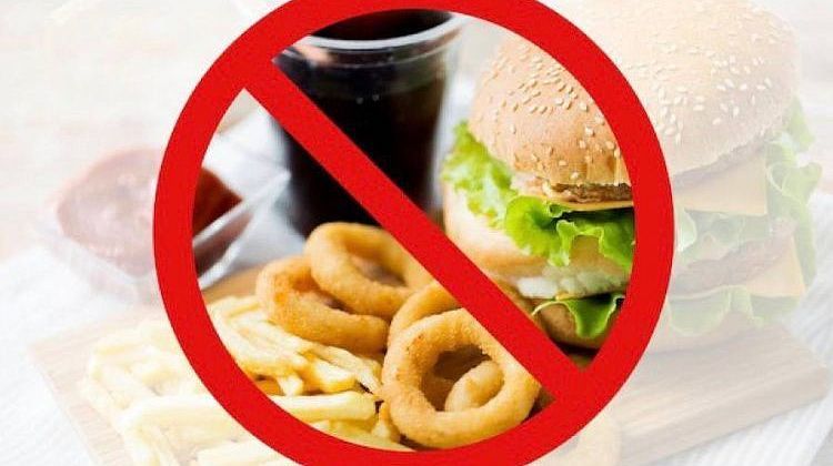 Неожиданный запрет: эксперт ВОЗ рассказал, какие продукты не должны продаваться в России