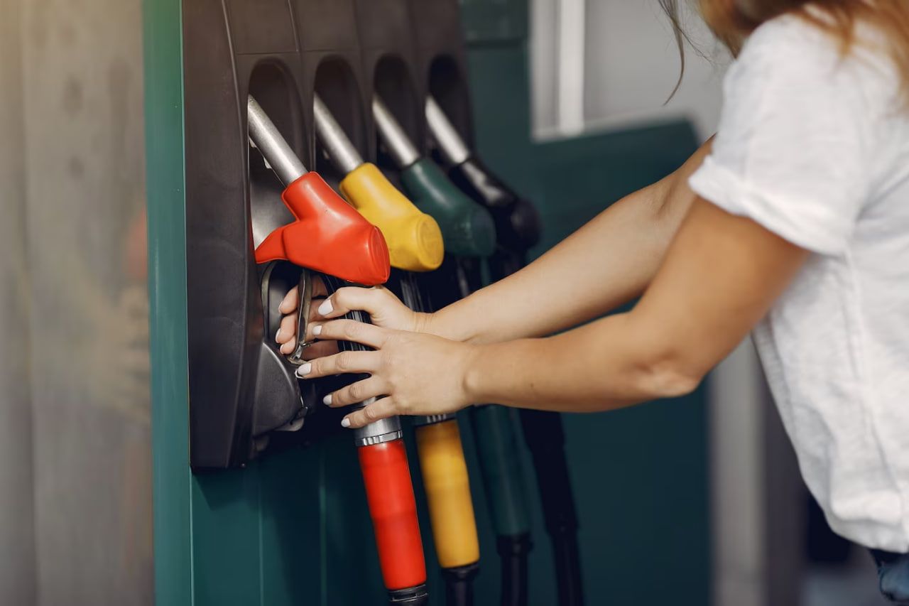 Ограничения на продажу топлива сняли в Крыму