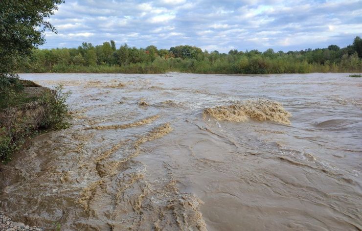 Опасный подъем уровня воды в реках ожидается 12-13 мая в Краснодарском крае