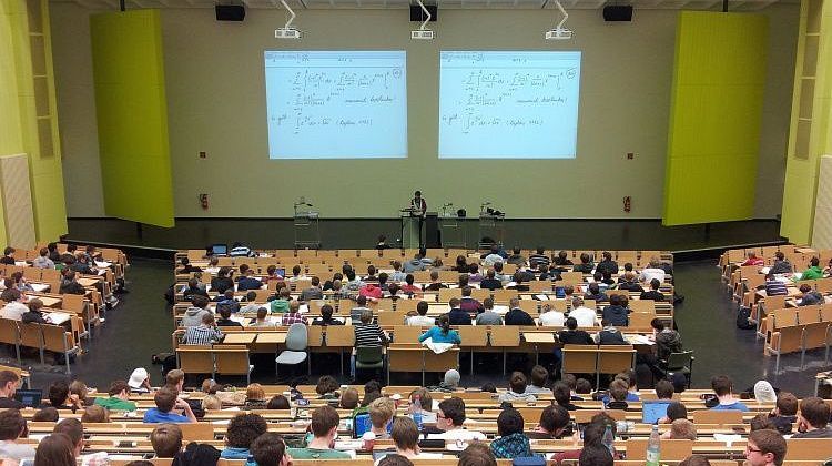 Опять! Студент в Ельце напал на преподавателя за двойку на зачете