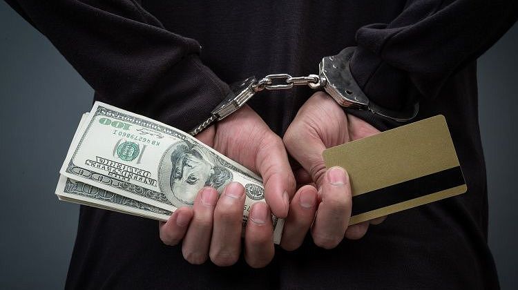«Отец» из ФСБ: как телефонный аферист заставил студентку подарить ему 4 миллиона