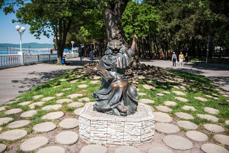 Переехавшим на работу в Геленджик учителям будут выплачивать по 574 тыс. рублей