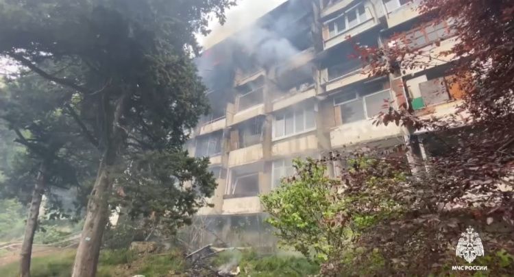Пожар в многоквартирном доме в Сочи потушен! Что известно