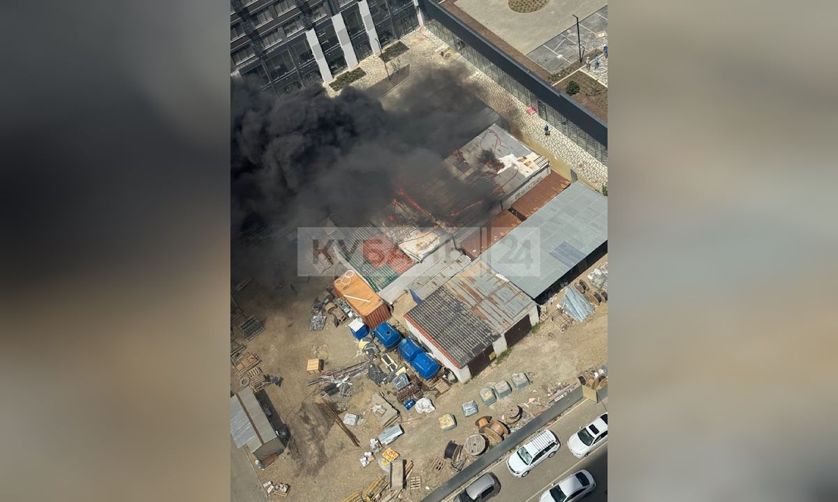 Пожар произошел на стройке ЖК на улице Обрывной в Краснодаре