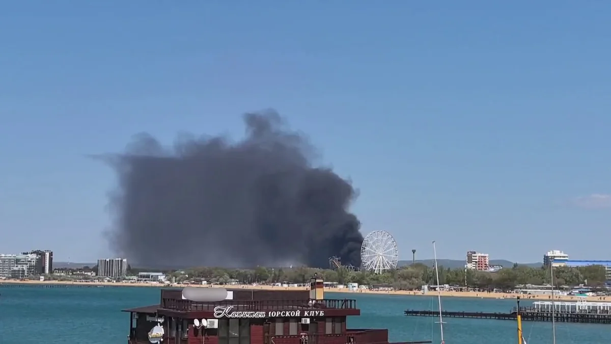 Покрышки загорелись на территории картинга в Анапе