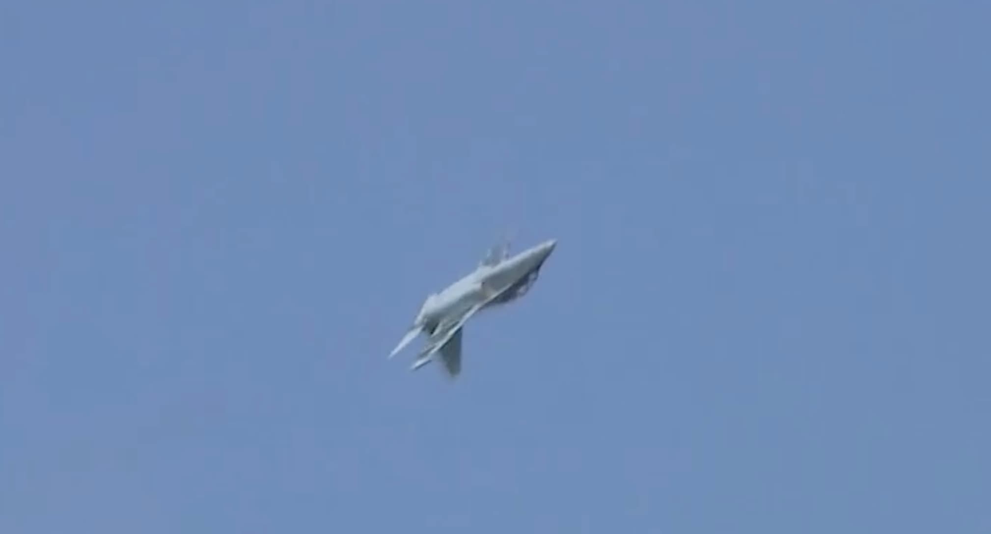 Полет курсанта-летчика на Як-130 восхитил международных экспертов в Краснодаре