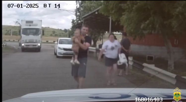 Полицейские спасли жизнь малышке: быстрая помощь в Новокубанском районе