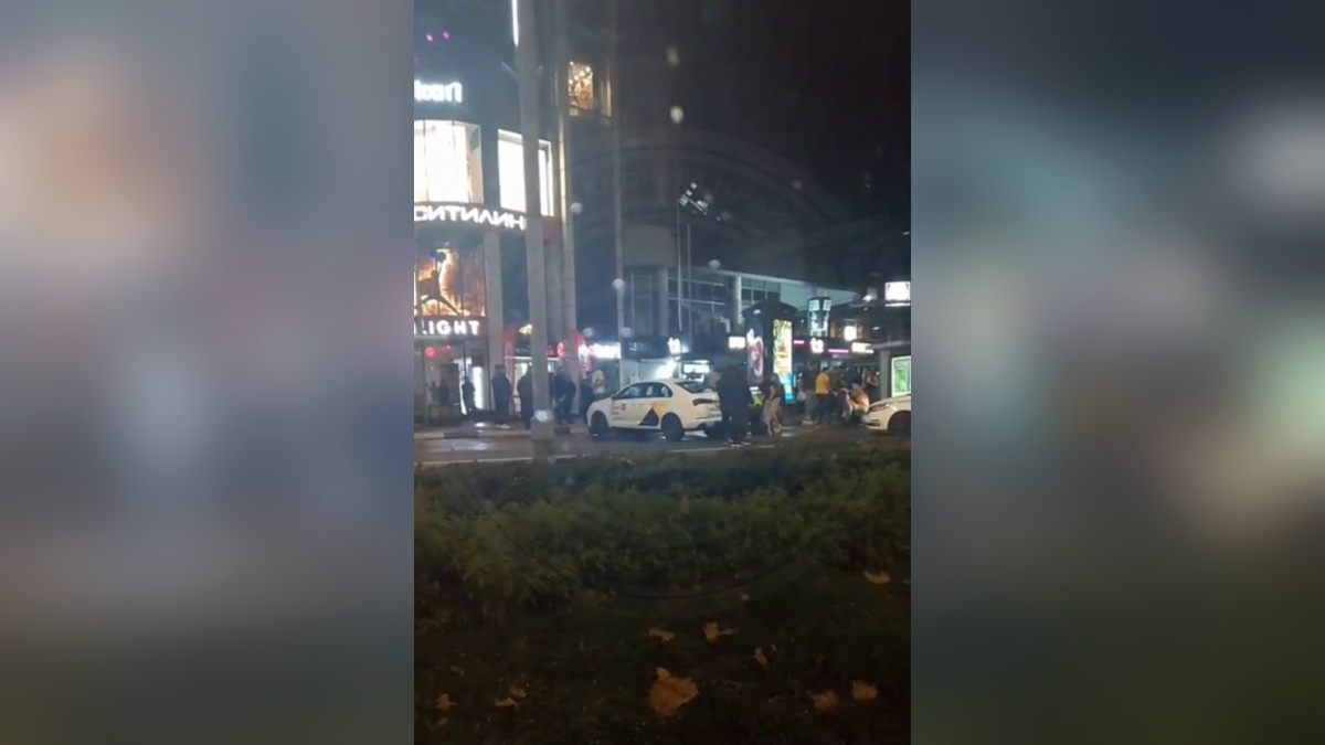 Полиция Сочи устанавливает участников массовой драки у бара на улице Навагинской