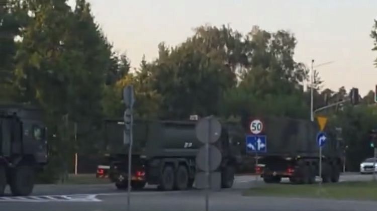 Польша бряцает оружием: к границе с Беларусью движется военная техника