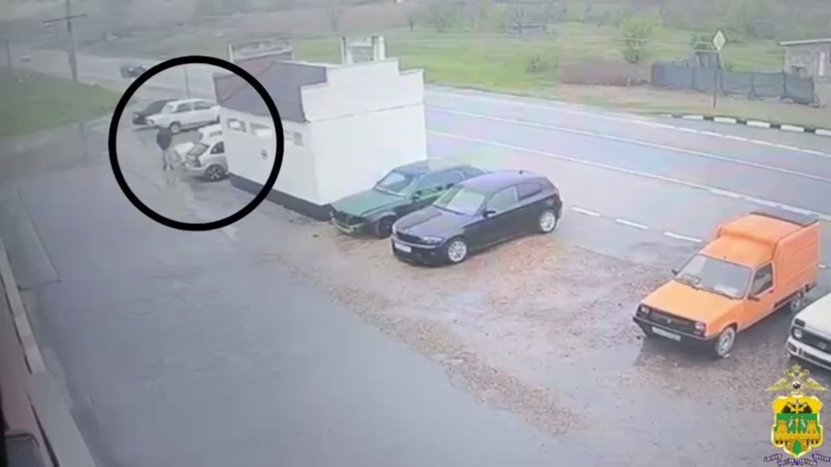 Приезжий из Липецкой области опрокинулся на угнанной машине в Армавире