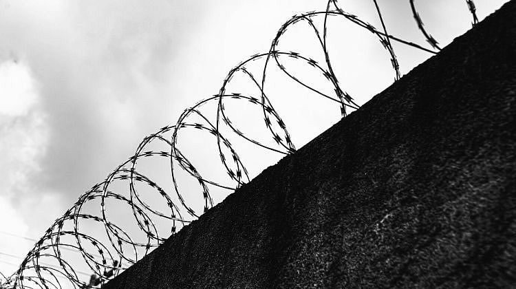 Просто безумие! Отсидевший насильник избил мужчину до ушиба мозга и перелом ребер у магазина в Краснодаре
