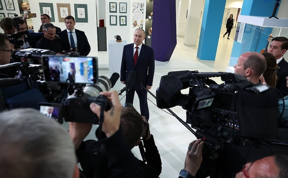 Путин обсудил с Трампом конфликт на Украине по телефону из центра «Сириус»