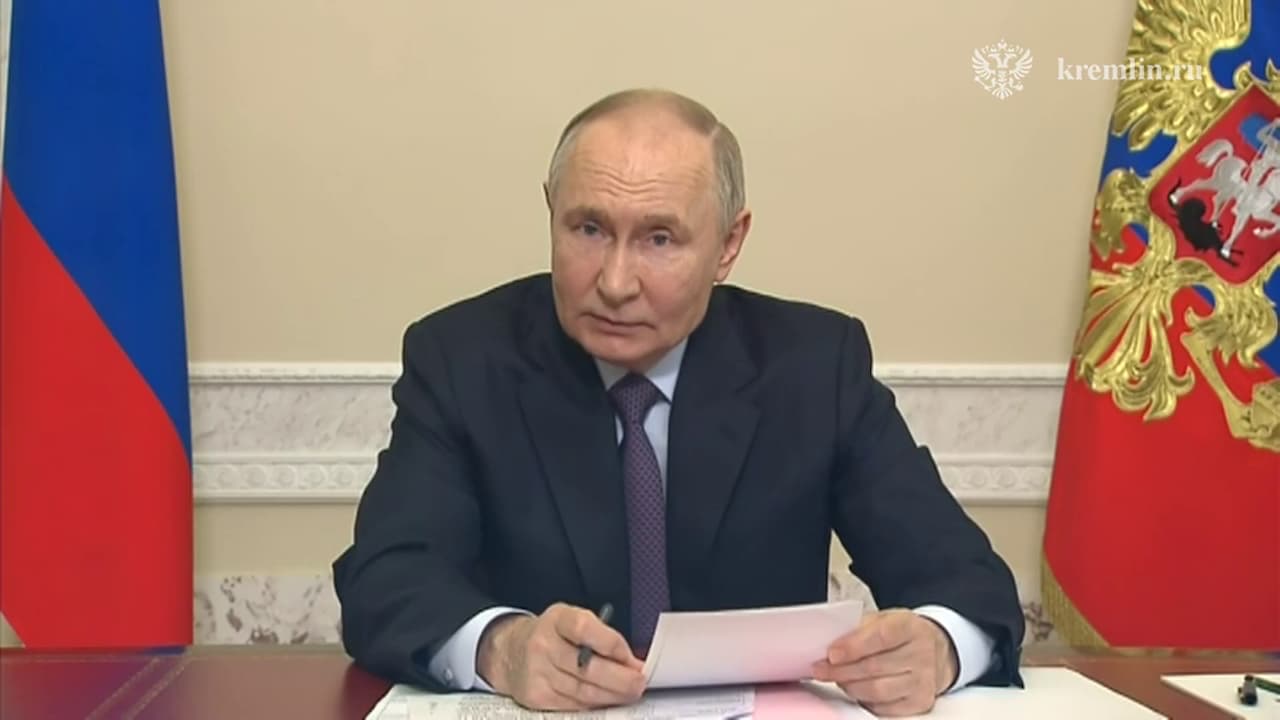 Путин предложил провести прямые переговоры РФ с Украиной в Стамбуле 15 мая