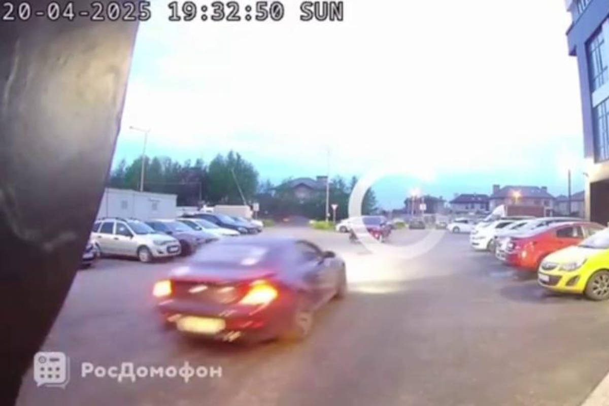 Пьяный водитель протаранил 6 машин на парковке ЖК в Краснодаре