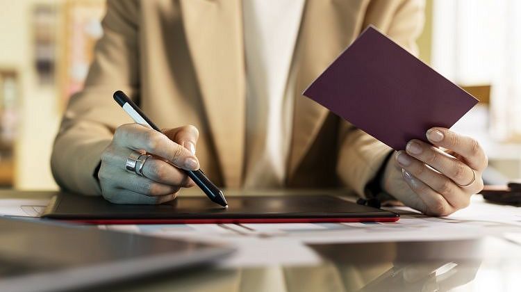 Работать только на месте: Госдума обсуждает строгие ограничения для мигрантов