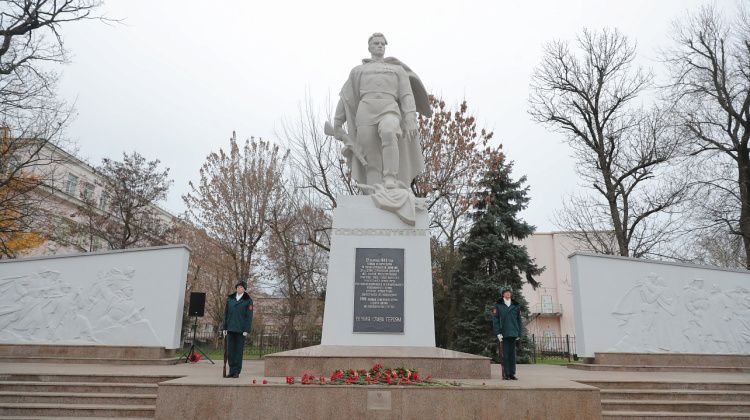 Сегодня – День Неизвестного Солдата: в Краснодаре прошло памятное мероприятие