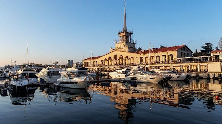 Сейчас в Сочи отдыхают 180 тысяч туристов – это весь Армавир или больше, чем в Рейкьявике