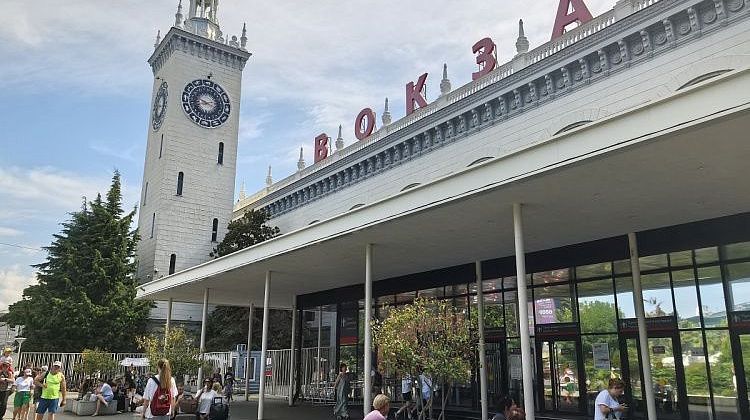 Семьи с детьми из курского приграничья прибыли на реабилитацию в Сочи