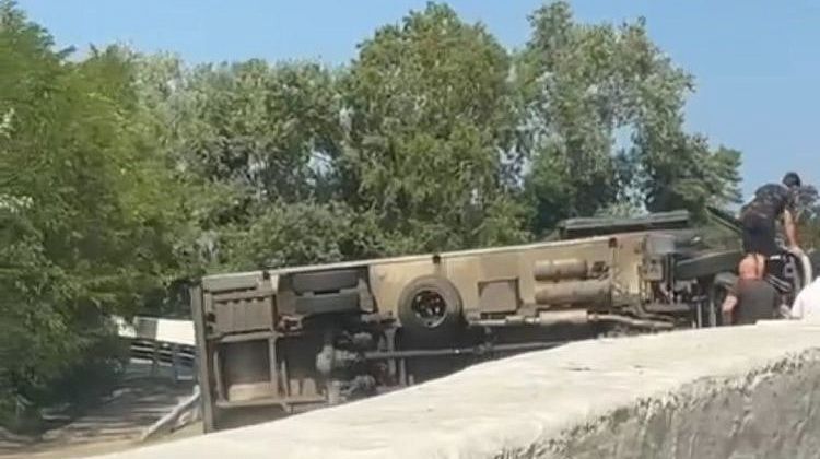 Серьезная авария на Мамайском перевале! Что произошло с грузовиком на крутом спуске
