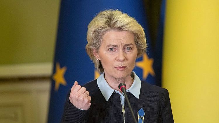 Скандал века: фон дер Ляйен скрывала переписку с Pfizer – что она прятала?
