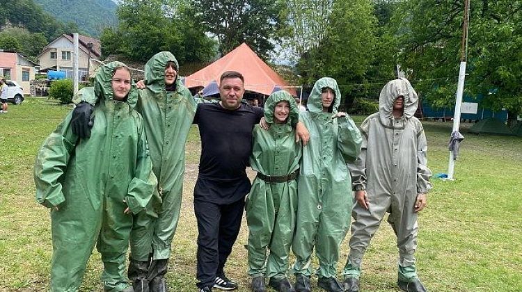Социальная акция "Мы - дети России": военные уроки на каникулах в Сочи