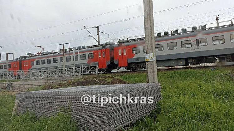 Соцсети: в Краснодаре электричка сбила подростка