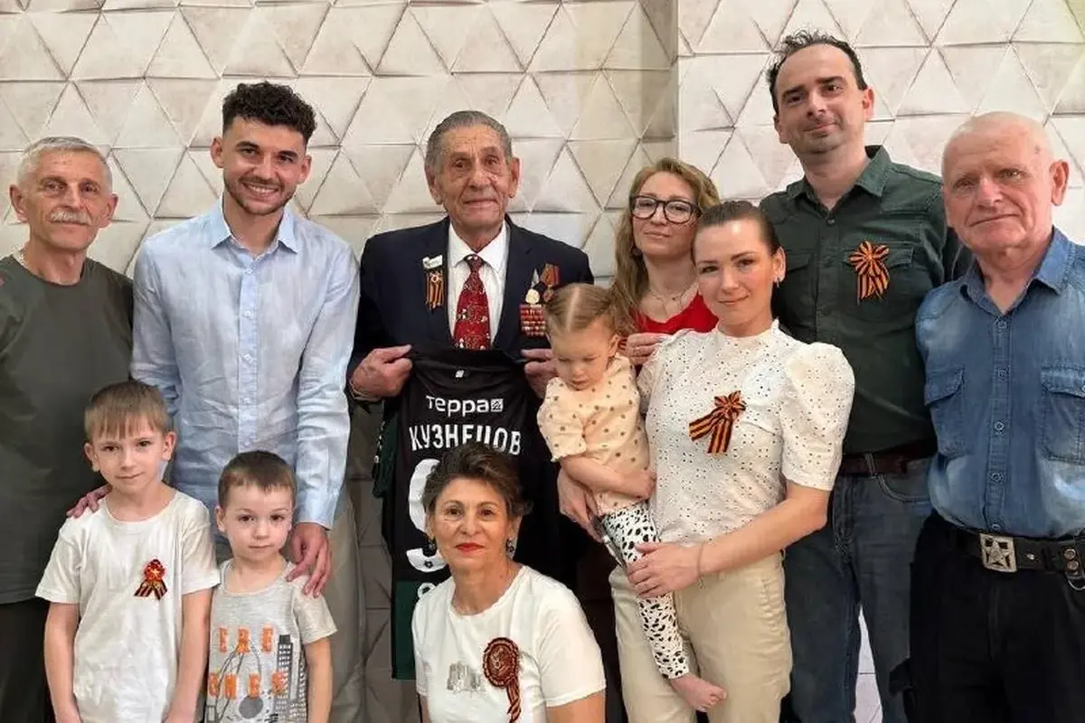 Сперцян в День Победы навестил ветерана, болеющего за ФК «Краснодар»