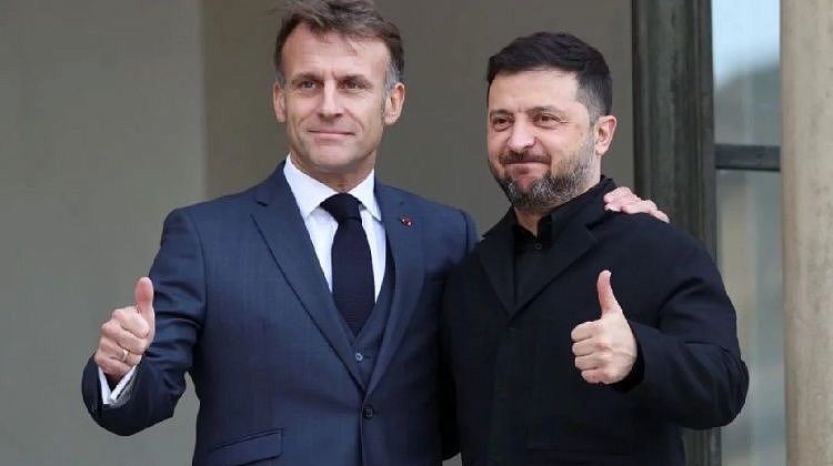 Странное поведение Зеленского во Франции заметили все! Что происходит?