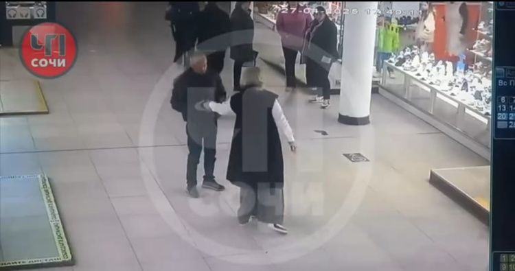 Так защита или избиение? Скандал с участием подростков в Торговой галерее Сочи