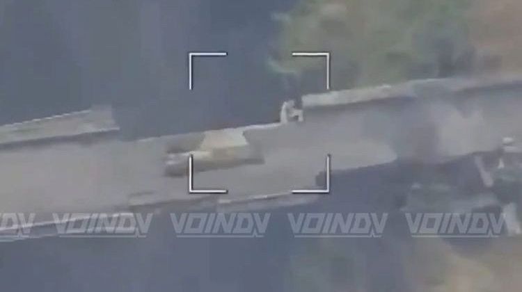 Точный удар! Взорван Покровский мост через реку Волчья