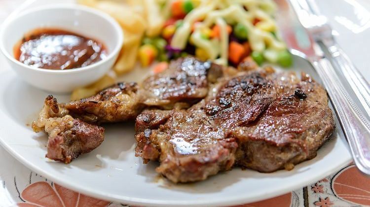 Три варианта горячего блюда на Новый год: знакомые продукты, необычные идеи