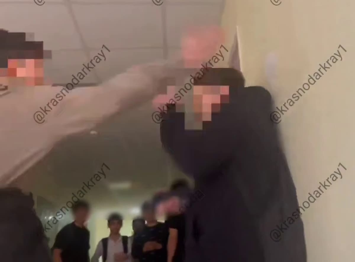 Уголовное дело возбудили после драки в коридоре школы в Краснодаре