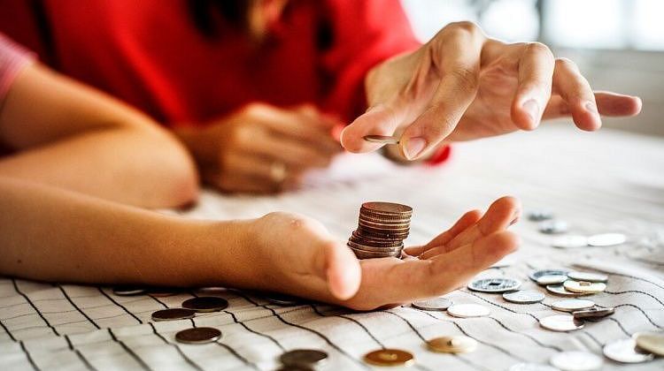 Уровень доходов и счастье на работе: как связаны ожидания и реальность в России