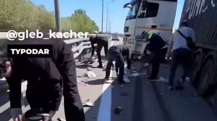 Фура маркетплейса перевернулась под Краснодаром: известно, что будет с заказами клиентов