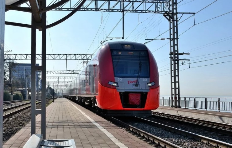 Часть курсирующих на Черноморском побережье электричек отменят почти на 10 дней