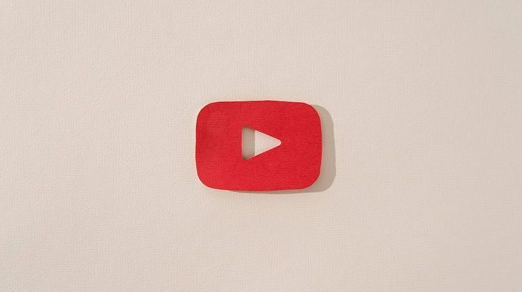 Штрафы и свобода СМИ: От чего зависит судьба YouTube в России?