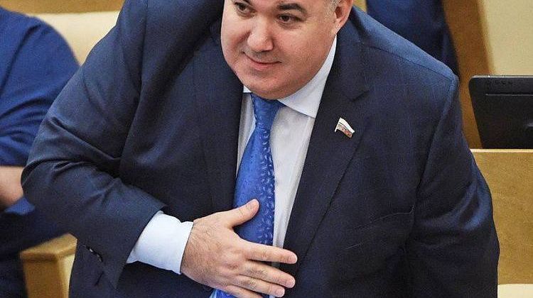 Экс-депутат в бегах: у следователей к Напсо серьезные претензии