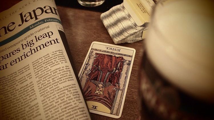 Экстремизм под видом эзотерики: в Краснодаре нашли сатанинские амулеты на витринах