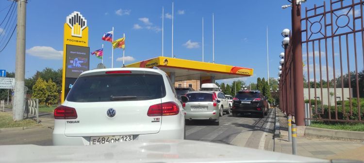 Где жесткий контроль за топливом? Новак недоволен принимаемыми мерами