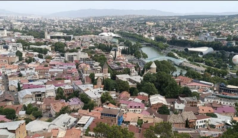 В Тбилиси в съёмной квартире обнаружены тела россиянина и француза