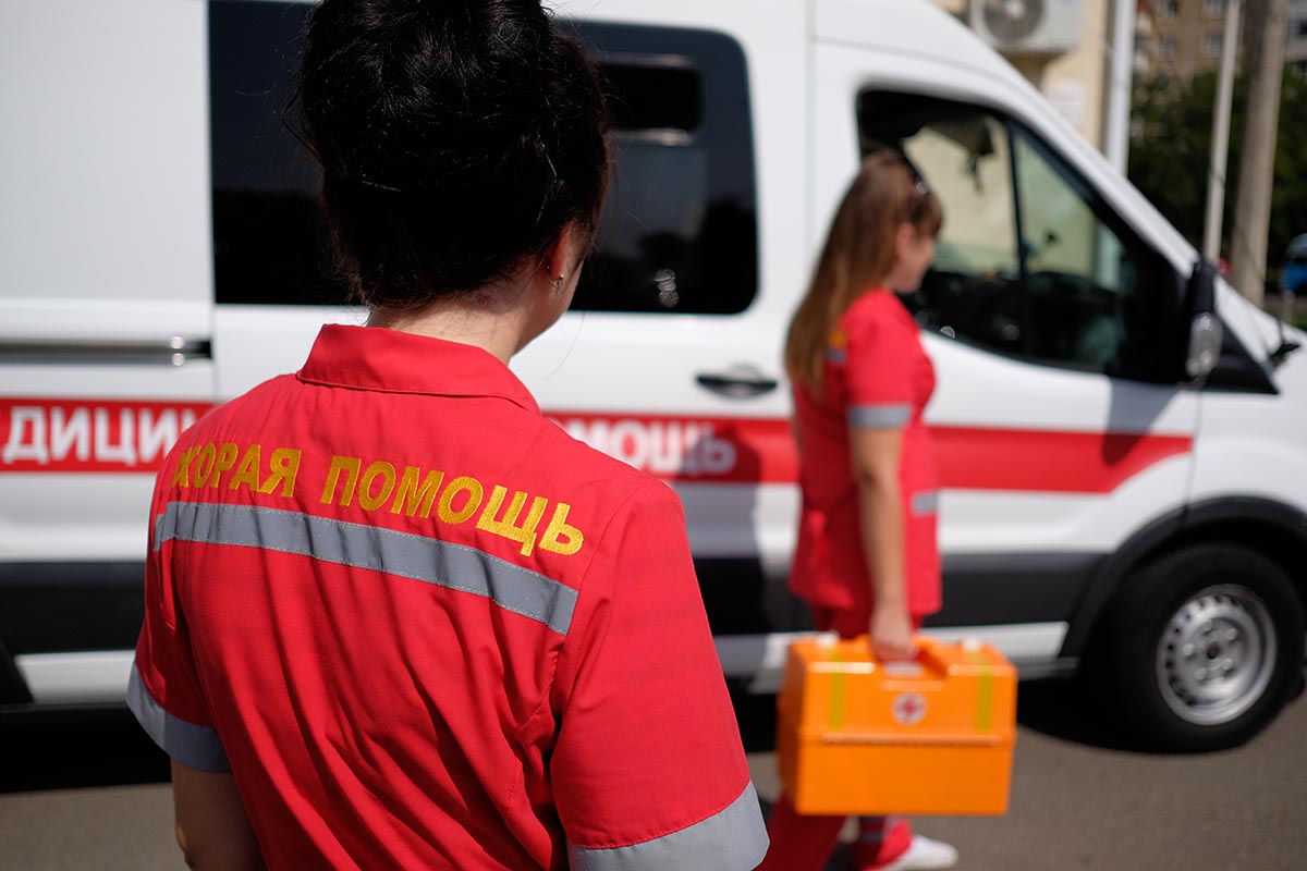 В Севастополе БПЛА атаковали пляж «Омега», пострадала женщина