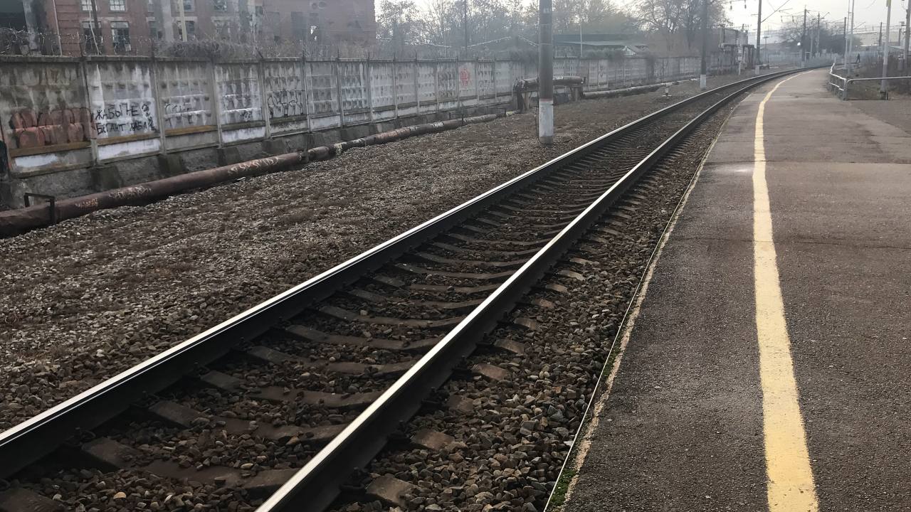 Движение поездов после ЧП восстановили по одному пути в Ростовской области