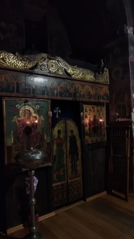 в скале 2.jpg