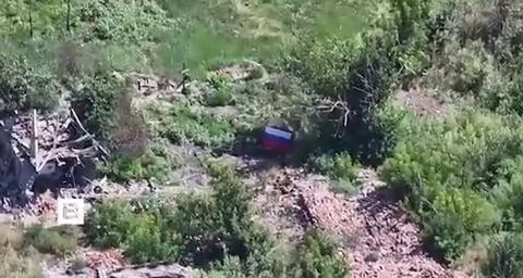 Сейчас! Мощное продвижение к Запорожью: российские бойцы подняли флаг над Егоровкой